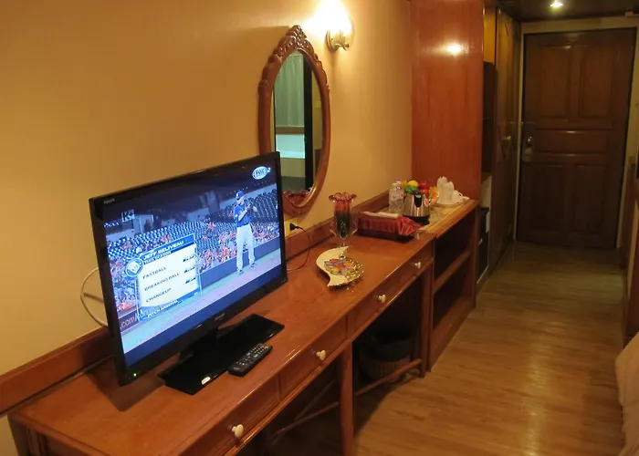 The Promenade 3*