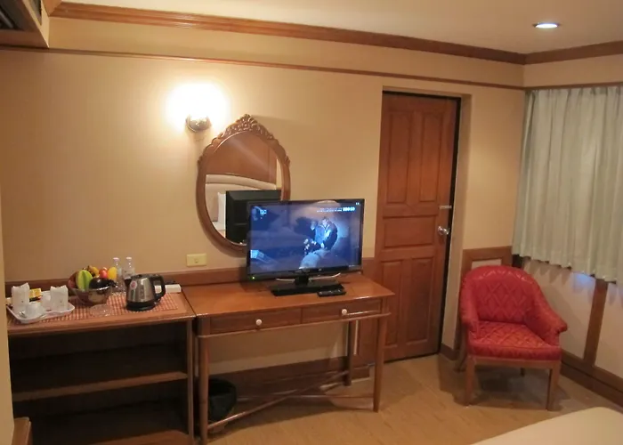 The Promenade Hotel