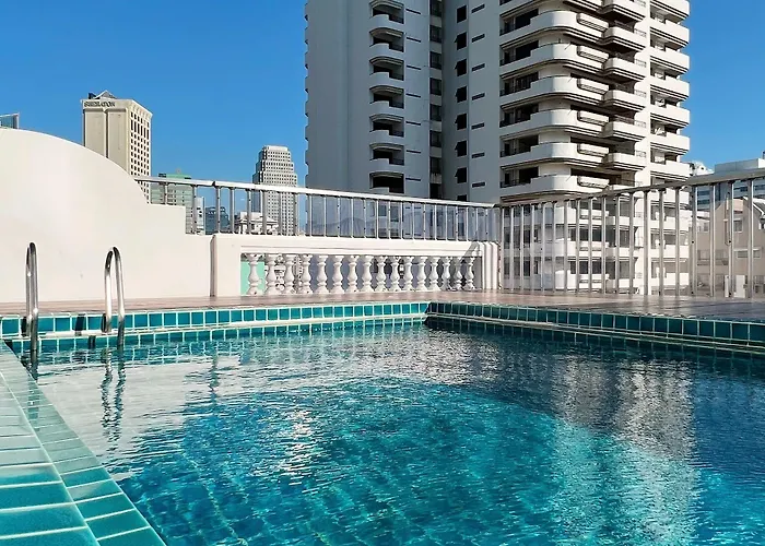 The Promenade Hotel