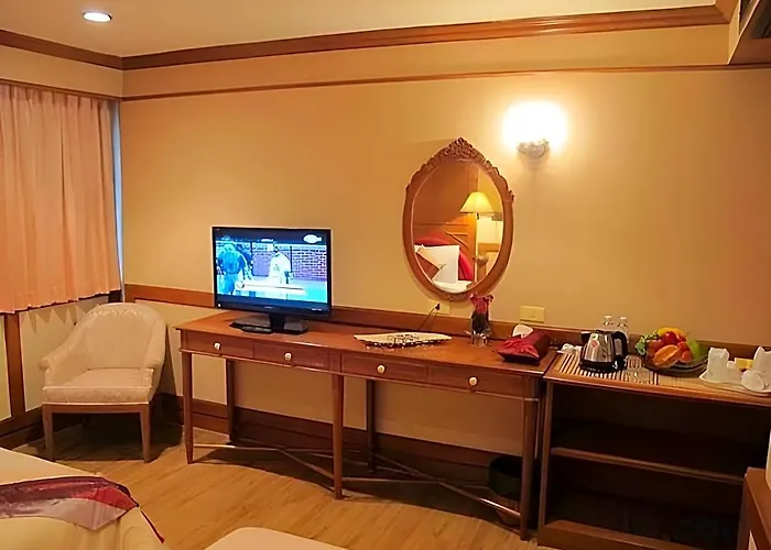The Promenade 3*