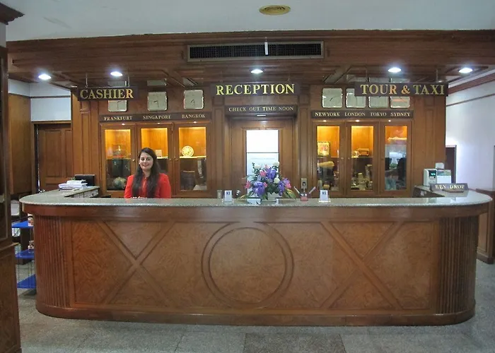 Hotel The Promenade 3*